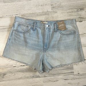 Madewell Relaxed Denim Shorts Size 32.   NWT